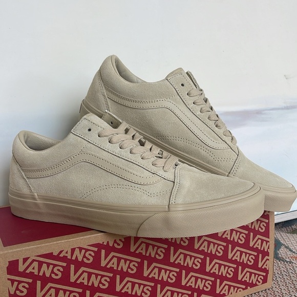 Vans WMNS Old Skool Mono Suede Tan
VN000CPSTAN
Sneakers - Picture 5 of 16
